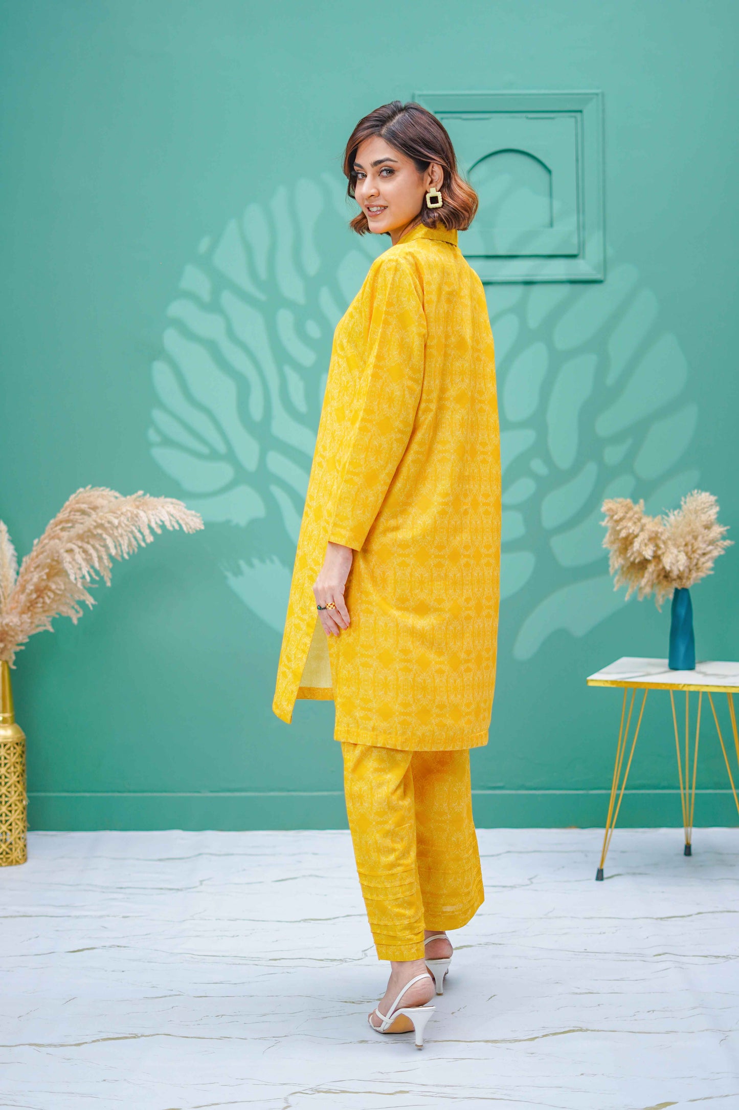 MUSTARD ILLUSION